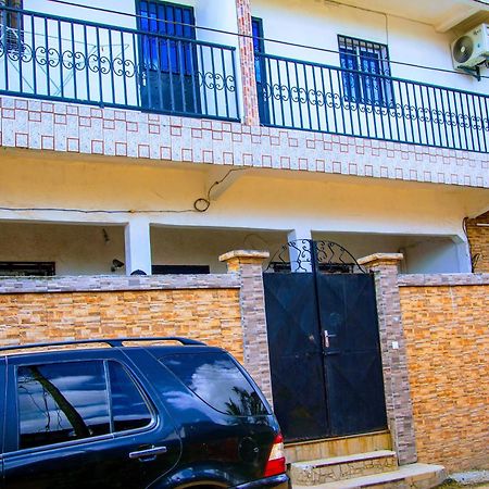 Naiveli-Palm Appartement Meuble Sobre Et Chic Douala Dış mekan fotoğraf