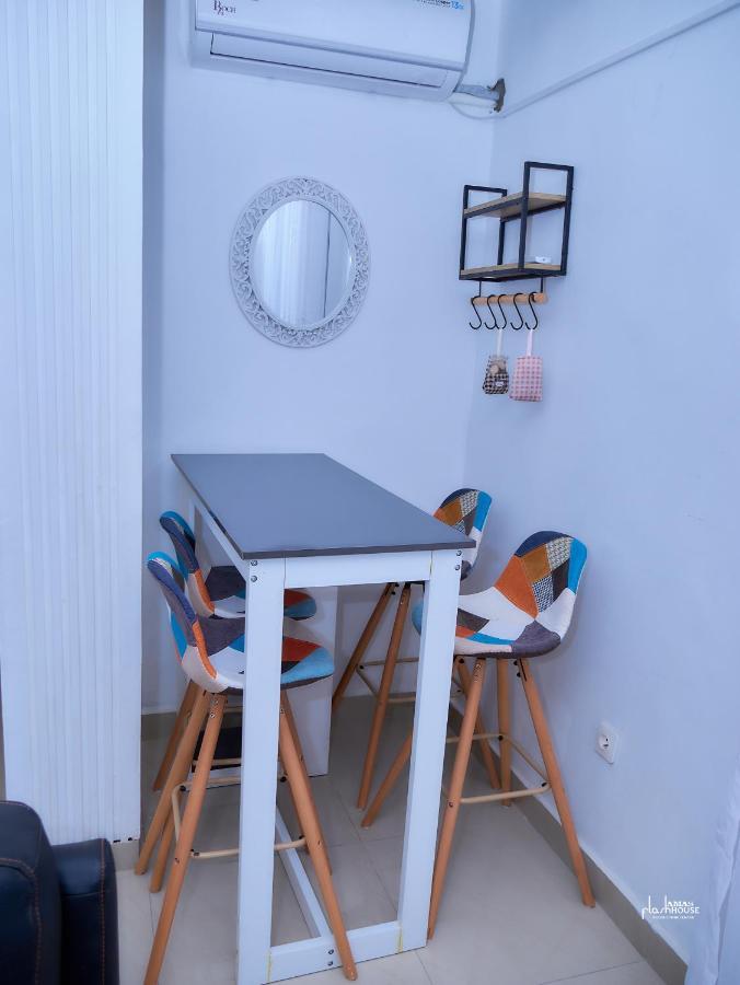 Naiveli-Palm Appartement Meuble Sobre Et Chic Douala Dış mekan fotoğraf