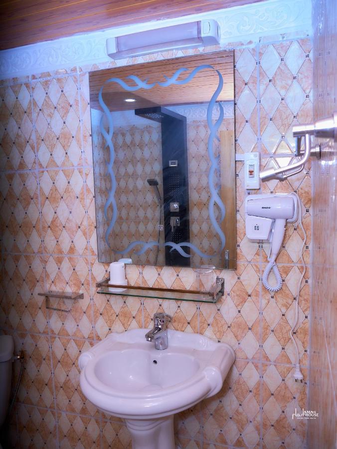 Naiveli-Palm Appartement Meuble Sobre Et Chic Douala Dış mekan fotoğraf