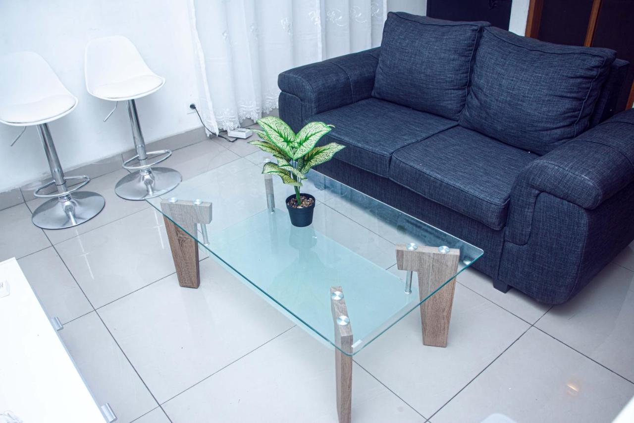 Naiveli-Palm Appartement Meuble Sobre Et Chic Douala Dış mekan fotoğraf