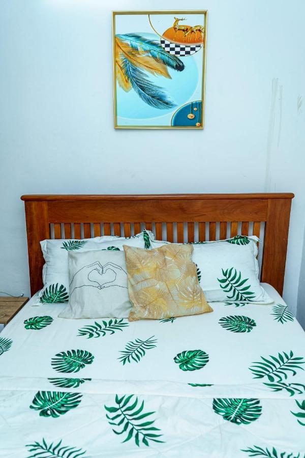 Naiveli-Palm Appartement Meuble Sobre Et Chic Douala Dış mekan fotoğraf