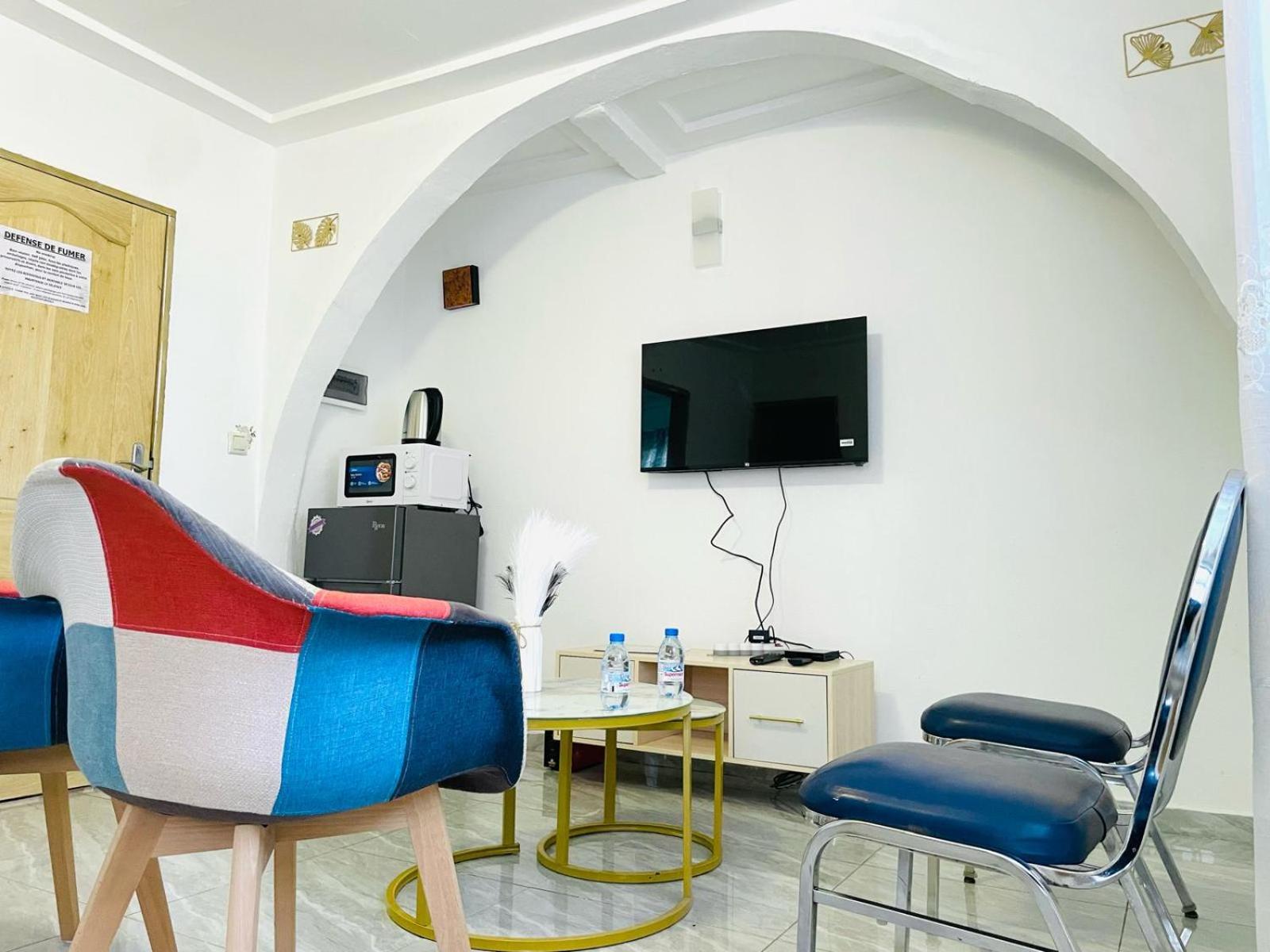 Naiveli-Palm Appartement Meuble Sobre Et Chic Douala Dış mekan fotoğraf