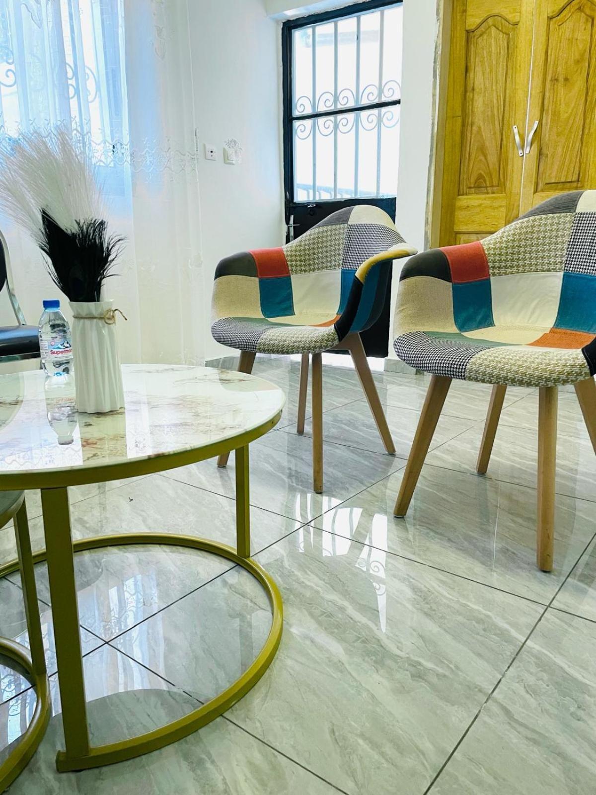 Naiveli-Palm Appartement Meuble Sobre Et Chic Douala Dış mekan fotoğraf