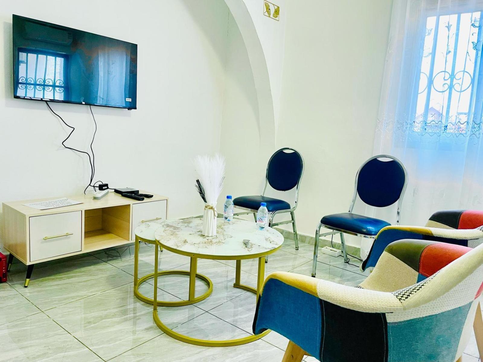 Naiveli-Palm Appartement Meuble Sobre Et Chic Douala Dış mekan fotoğraf