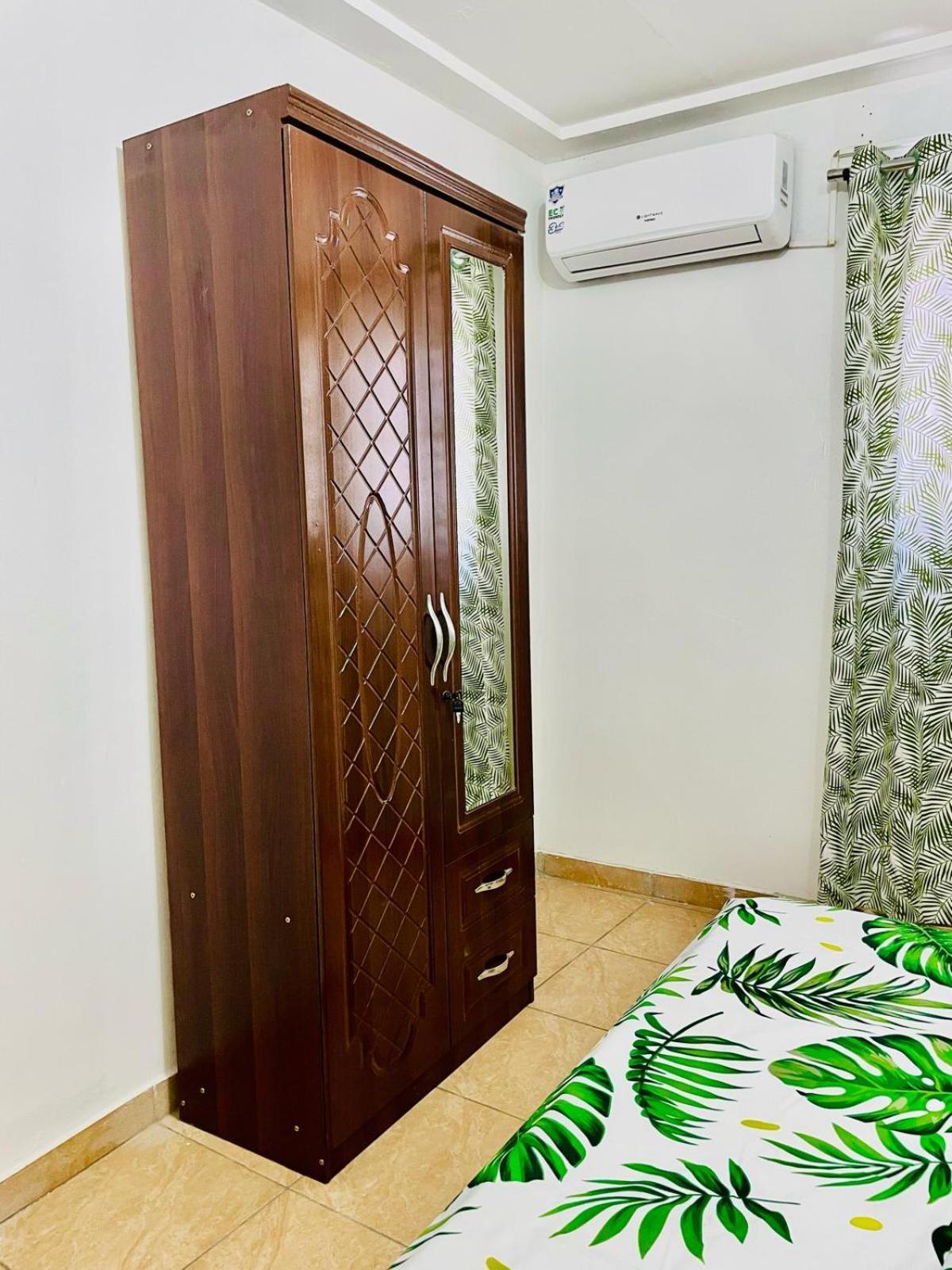 Naiveli-Palm Appartement Meuble Sobre Et Chic Douala Dış mekan fotoğraf